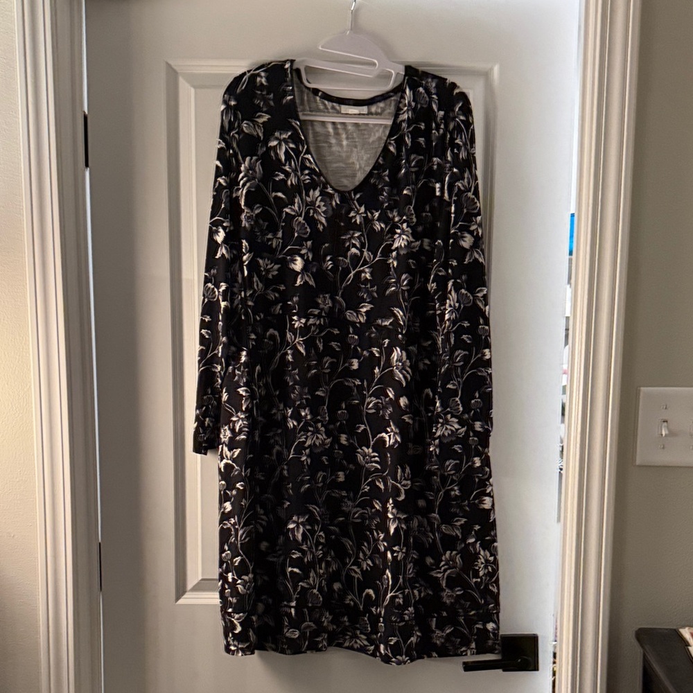 J.Jill Chic Black and White Floral Dress - drop waist, rayon/spandex blend with